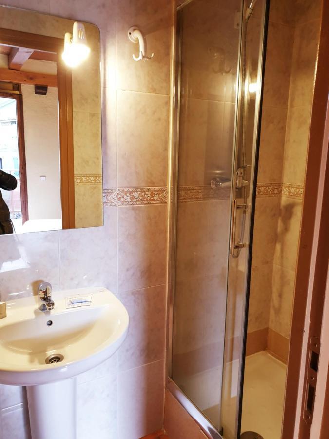 Hostal Rusó Llivia Zewnętrze zdjęcie